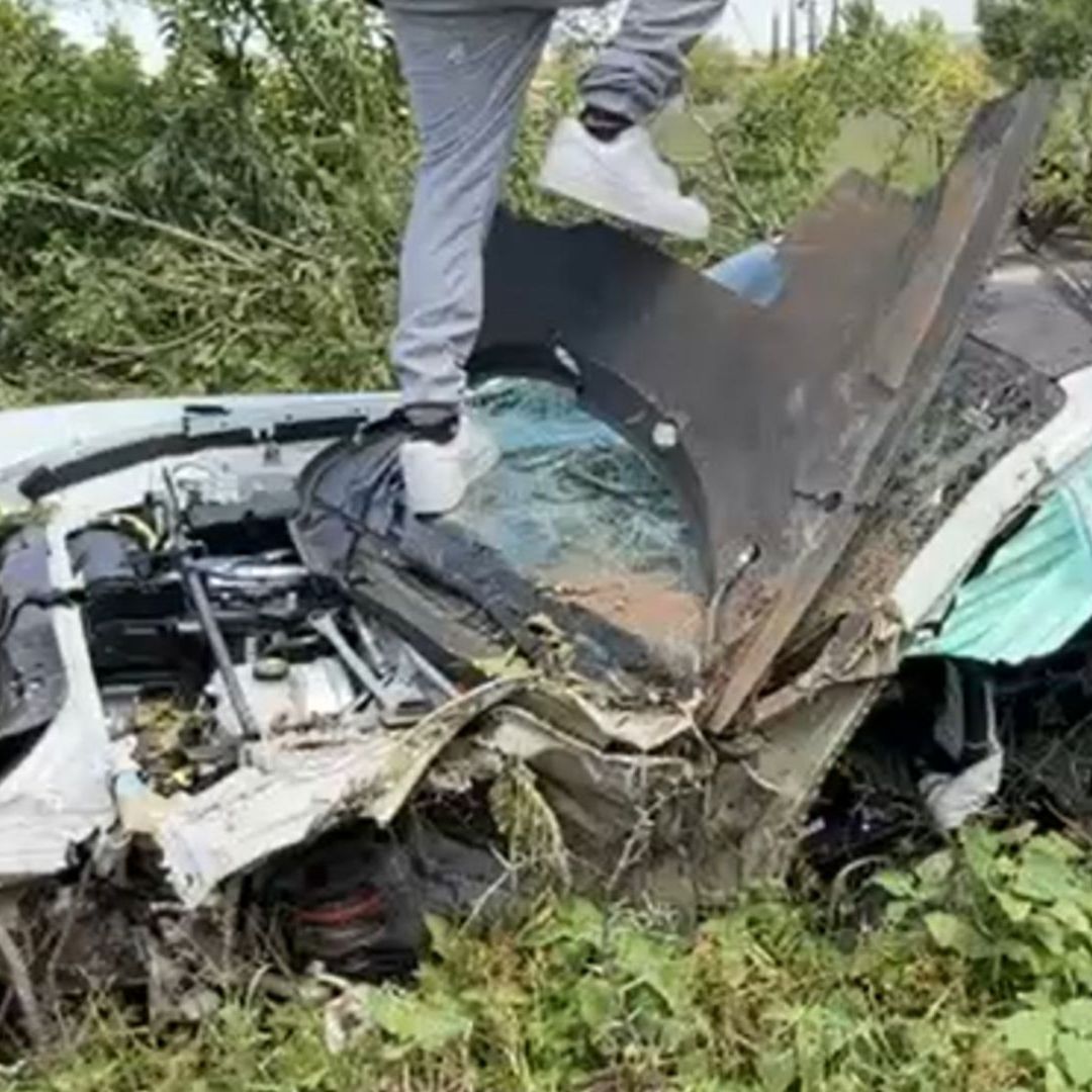 Vuelca Auto de Lujo Valuado en Millones Sobre el Eje Metropolitano de León